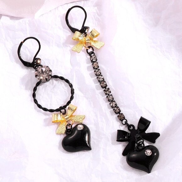 Betsey Johnson Mismatch Bubble Heart Trendy and Unique - Picture 2 of 2